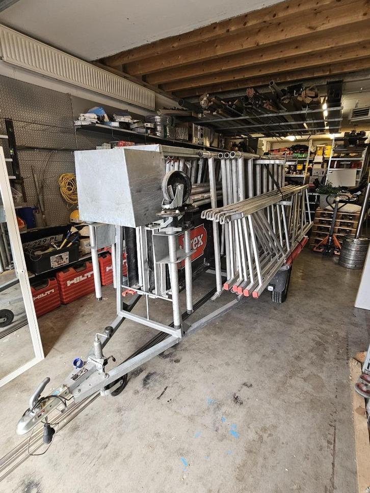 Altrex steiger 10.80M incl altrex aanhanger, Doe-het-zelf en Verbouw, Gereedschap | Overige machines, Zo goed als nieuw, Ophalen of Verzenden