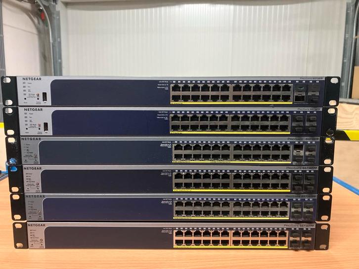 Netgear GS728TP/TPP Switches - Gebruikt, Goede Staat, Computers en Software, Netwerk switches, Gebruikt, Ophalen of Verzenden