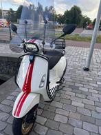 Vespa Sprint 50 2022 IGET Racing sixties limited, Fietsen en Brommers, Scooters | Vespa, Ophalen, Overige modellen, Zo goed als nieuw