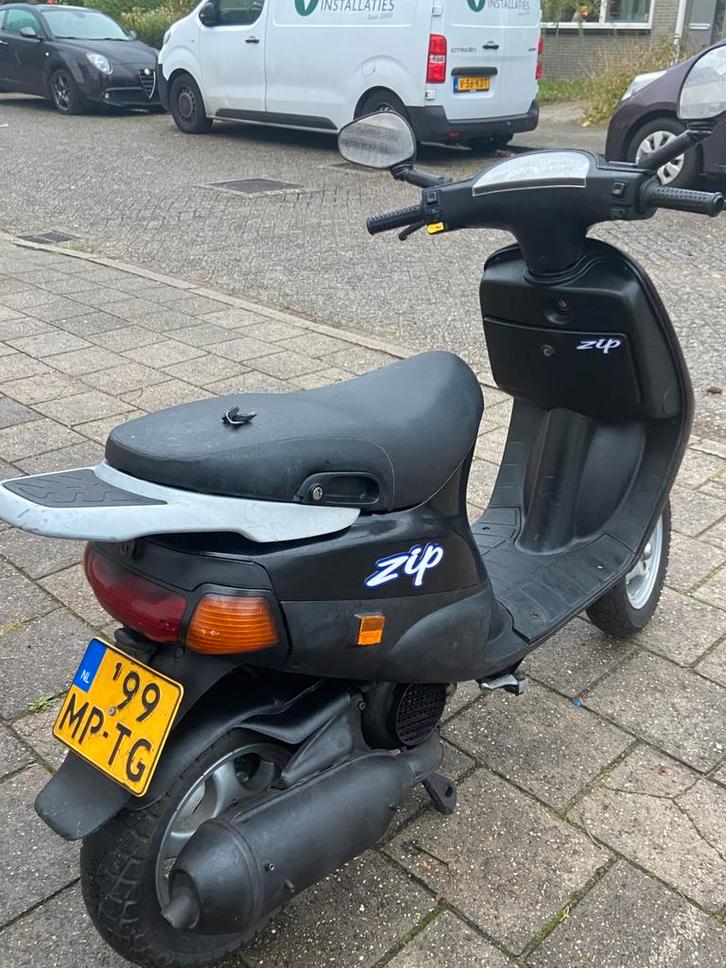 Zip type 3 172cc a1 (swingarm) blok 100km oud!, Fietsen en Brommers, Scooters | Piaggio, Zo goed als nieuw, Zip, Tweetakt, Ophalen of Verzenden