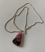 Zilveren ketting met Rhodoniet hanger, Met hanger, Gebruikt, Ophalen of Verzenden, Zilver