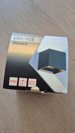 Luminize Kubus Wandlamp Binnen/Buiten 2700K - nieuw in doos, Ophalen of Verzenden, Nieuw, Metaal, Modern