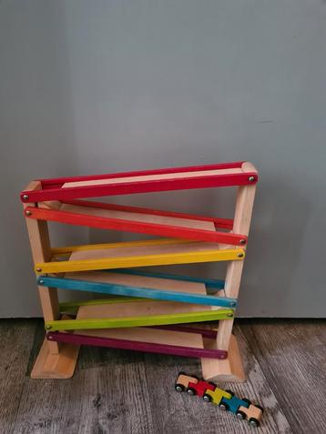 Houten Racebaan met Auto's beschikbaar voor biedingen