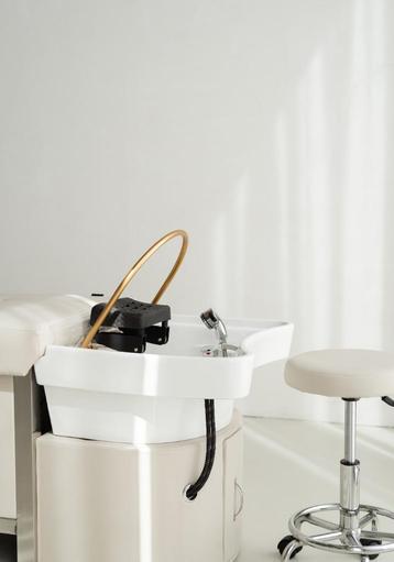 Headspa Bed | Headspa Behandeltafel | Ligbed met wastafel beschikbaar voor biedingen