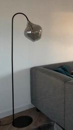 Zgan vloerlamp glas metaal zwart met rookglas, Huis en Inrichting, Lampen | Vloerlampen, Ophalen, Zo goed als nieuw, Metaal, 150 tot 200 cm