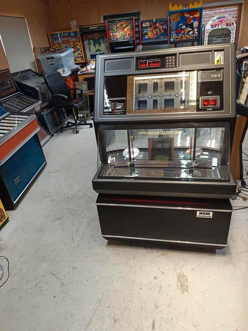 Cd jukeboxen en combinatie cd single jukeboxen, Verzamelen, Automaten | Jukeboxen, Zo goed als nieuw, Overige merken, 1970 tot heden