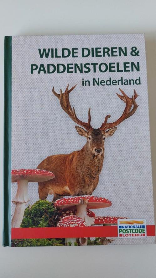 Wilde dieren & paddenstoelen in Nederland, Boeken, Natuur, Zo goed als nieuw, Ophalen of Verzenden