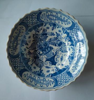 Delfts bl. kom/bord, voor 1950, puntgaaf. Porceleijne Fles. beschikbaar voor biedingen