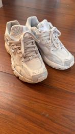 Adidas Astir 37 1/3, Kleding | Dames, Schoenen, Ophalen of Verzenden, Nieuw, Beige, Sneakers of Gympen