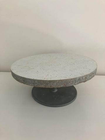 Tafel draaischijf pottenbakken beschikbaar voor biedingen