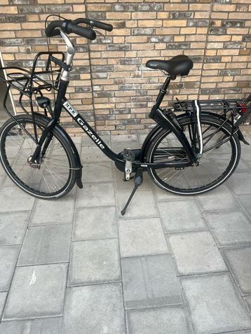 Zwarte gazelle fiets te koop beschikbaar voor biedingen
