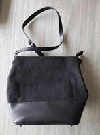 Zwarte schoudertas suede met leer., Ophalen, Zo goed als nieuw, Zwart, Overige merken