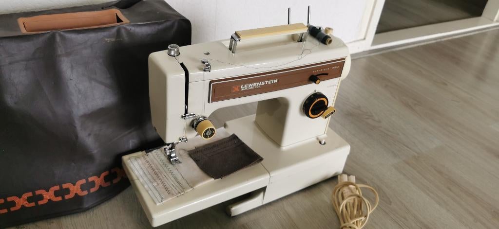 Naaimachine LEWENSTEIN AMAZONE 500, Hobby en Vrije tijd, Naaimachines en Toebehoren, Zo goed als nieuw, Naaimachine, Overige merken