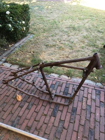 Triumph rigid frame beschikbaar voor biedingen