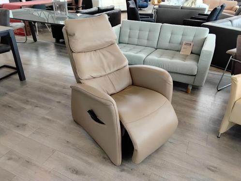 Hukla relax / sta-op stoel 2jr oud, voor 750=!!, Huis en Inrichting, Fauteuils, Zo goed als nieuw, Leer, 75 tot 100 cm, Ophalen