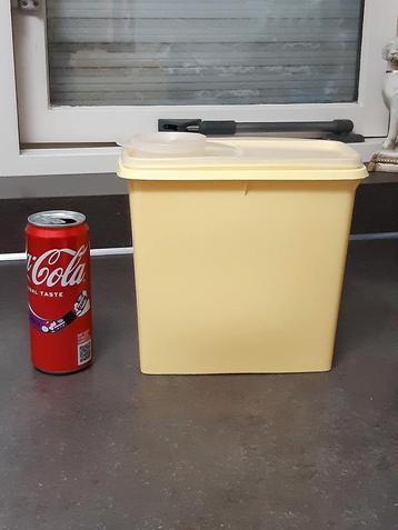 Tupperware vintage voorraad bus / schenk kan pastel geel beschikbaar voor biedingen
