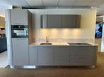 Showroomkeuken Schmidt met ronde hoeken (1 jaar oud!!), Ophalen, Bruin, Nieuw, Enkelwandige keuken