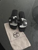 Hermes slippers dames 42 valt klein!, Kleding | Dames, Schoenen, Slippers, Zwart, Ophalen of Verzenden, Hermes