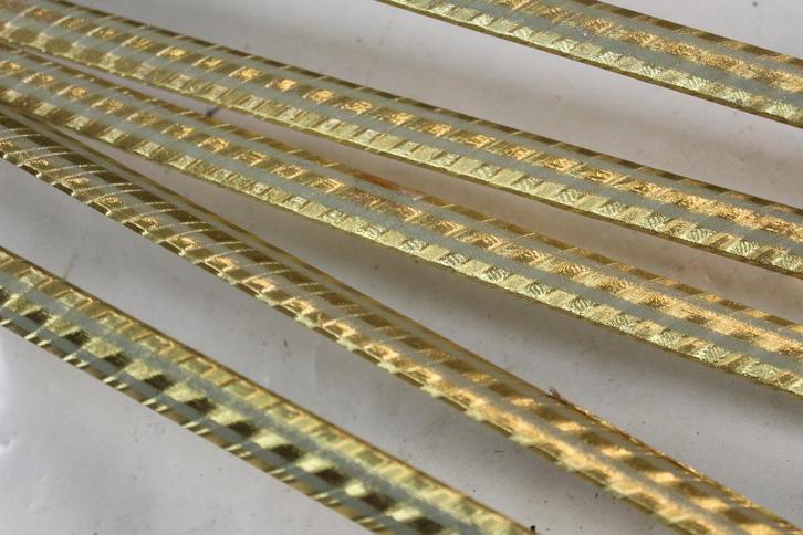 Huis decor - Sierlatten - Jaren 50 woning - behang lijsten, Antiek en Kunst, Curiosa en Brocante, Ophalen