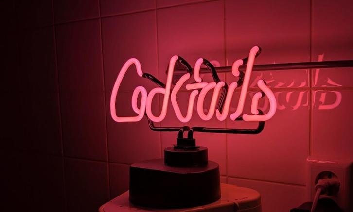 Neon lapm "Cocktails", Huis en Inrichting, Lampen | Tafellampen, Zo goed als nieuw, Minder dan 50 cm, Glas, Kunststof, Ophalen of Verzenden