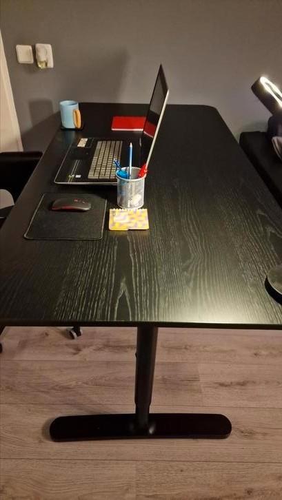 IKEA BEKANT Bureau – Zwart – ZGAN, Huis en Inrichting, Bureaus, Zo goed als nieuw, Ophalen of Verzenden