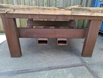 montage tafel werktafel beschikbaar voor biedingen