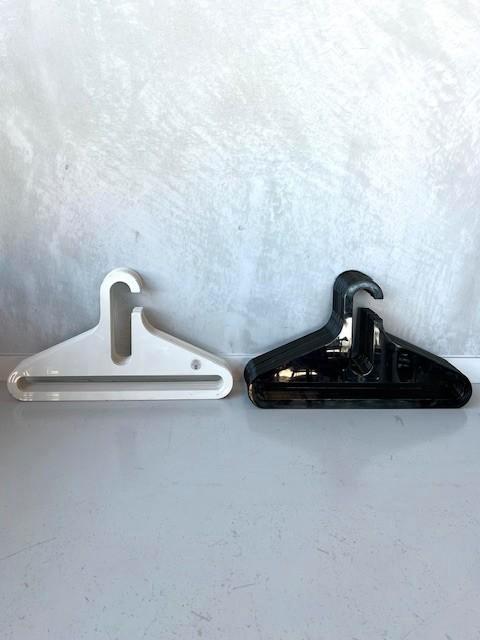 Vintage kledinghangers 23x Danilo Silvestrin design prijs ps, Kleding | Dames, Kledinghangers, Gebruikt, Kunststof, Kinderen en Volwassenen