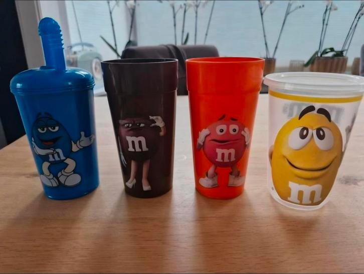 M en M bekers set van 4, Verzamelen, Merken en Reclamevoorwerpen, Zo goed als nieuw, Gebruiksvoorwerp, Ophalen of Verzenden