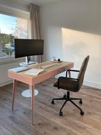 Bureau hout 135 x 60 cm Symbiosis Esby ZGAN eikenkleur roze, Huis en Inrichting, Bureaus, Ophalen, Zo goed als nieuw