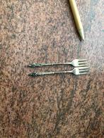 Twee apostel gebaks vorkjes., Ophalen of Verzenden