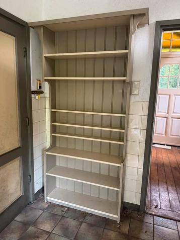 Hele mooie oude kast beschikbaar voor biedingen