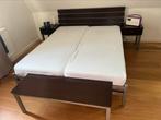 Mooi degelijk tweepersoons bed met nachtkastjes en bedbank, Ophalen, Gebruikt, Bruin, Tweepersoons