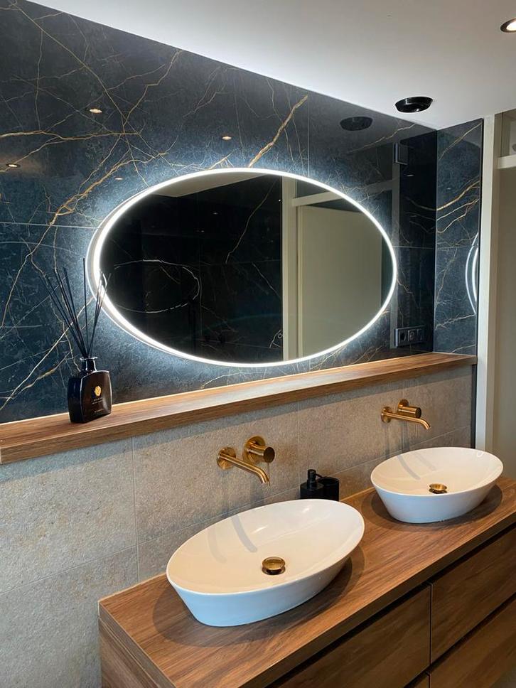 Design Spiegel Ovaal LED Verlichting 140x70cm, Huis en Inrichting, Woonaccessoires | Spiegels, Nieuw, 125 cm of meer, 100 tot 150 cm