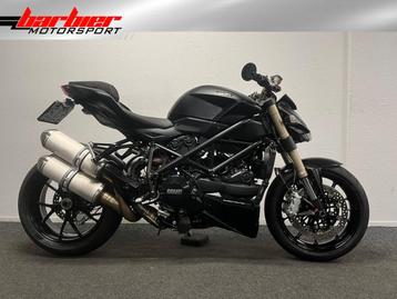 Ducati STREETFIGHTER 8 (bj 2015) beschikbaar voor biedingen