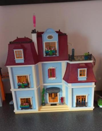 Playmobil huizen, dieren, voertuigen en poppen beschikbaar voor biedingen