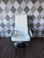 Mooie witte leren relax stoel, Huis en Inrichting, Fauteuils, Ophalen, Leer, Zo goed als nieuw, Modern