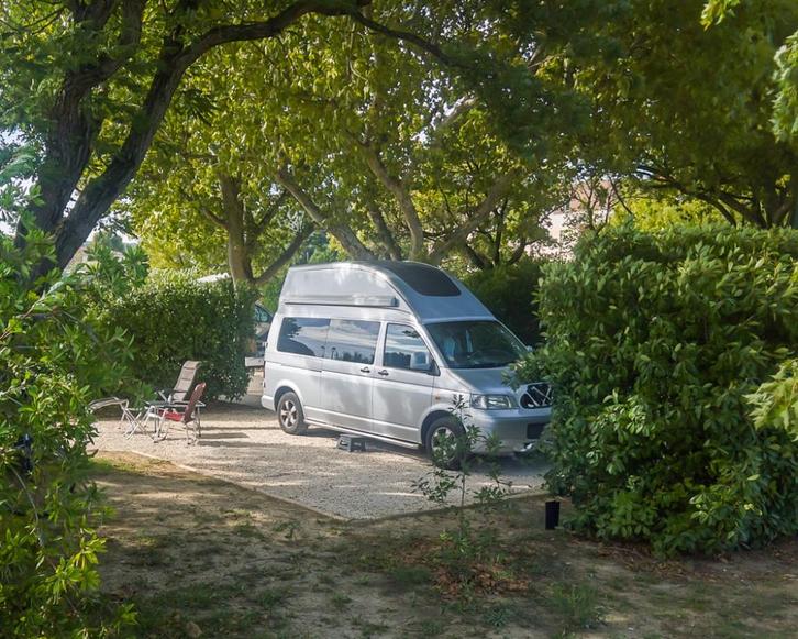 VW California T5 TDI Camper; klaar om naar de zon te rijden, Caravans en Kamperen, Campers, Particulier, tot en met 2, Buscamper of Camperbus