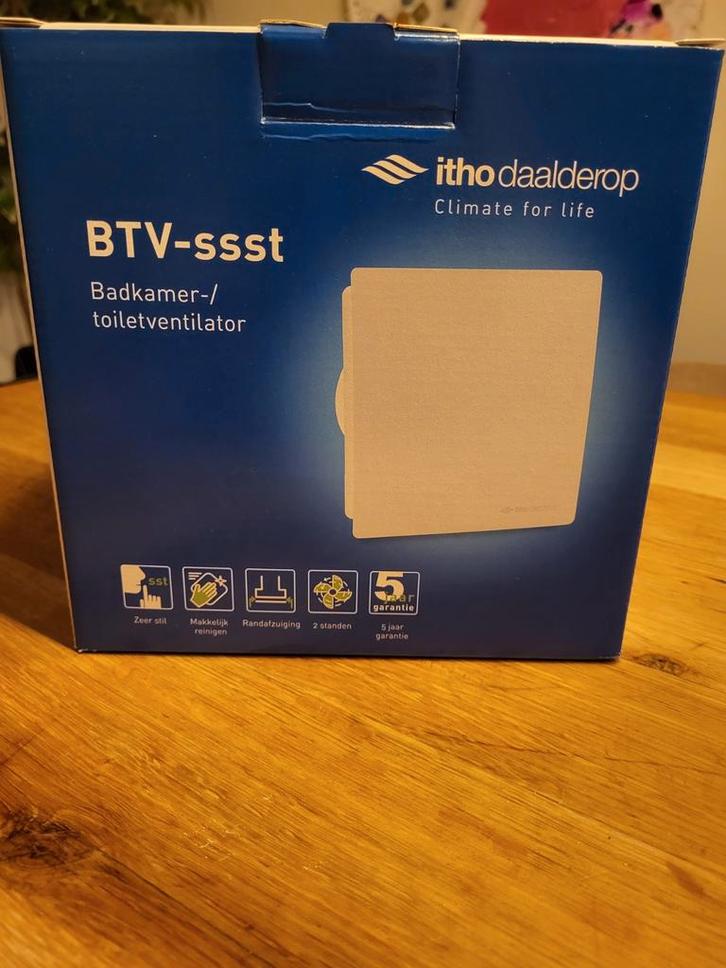 Itho Daalderop BTV-ssst Badkamer/Toiletventilator, Doe-het-zelf en Verbouw, Ventilatie en Afzuiging, Zo goed als nieuw, Ventilator