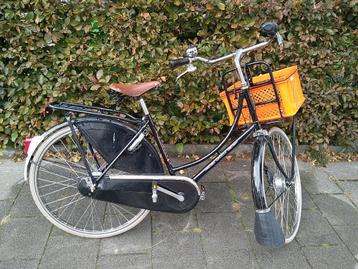Gazelle 'Opoe' Fiets, zwart metKrat, bijna niet gebruikt. beschikbaar voor biedingen