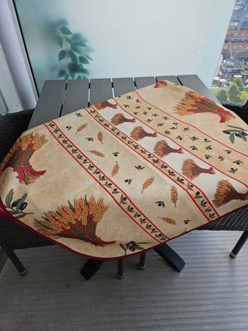 Groot tafelkleed vlekwerend polyester 2.50mx1.50m zandge. beschikbaar voor biedingen