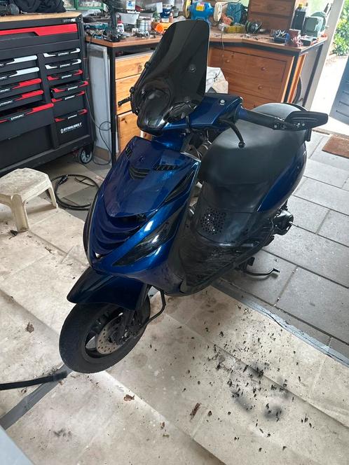 Zip 80cc met WOK, Fietsen en Brommers, Scooters | Piaggio, Zo goed als nieuw, Zip, Maximaal 45 km/u, Benzine, Ophalen