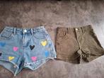 2 mooie korte broeken mt 116/122: Loevia Jeans en Hema!, Kinderen en Baby's, Kinderkleding | Maat 116, Broek, Gebruikt, Meisje
