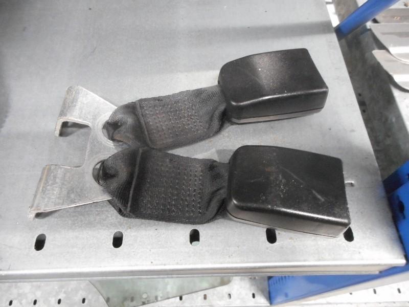 Gordelslot Midden Achter Dubbel Fiesta 5 (JD/JH) 2006, Auto-onderdelen, Interieur en Bekleding, Gebruikt, Henry-Ford-Straße  1, Köln 50735, , Duitsland