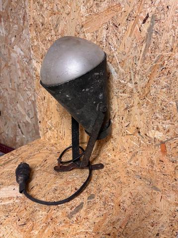 Industriële wandlamp/plafondlamp beschikbaar voor biedingen