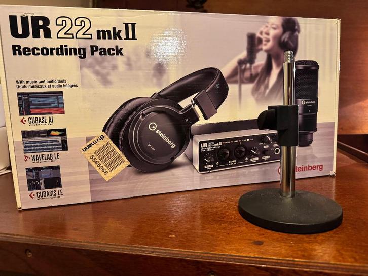 Steinberg UR22 mkII + 2x mic + koptelefoon + GRATIS statief, Computers en Software, Geluidskaarten, Zo goed als nieuw, Extern