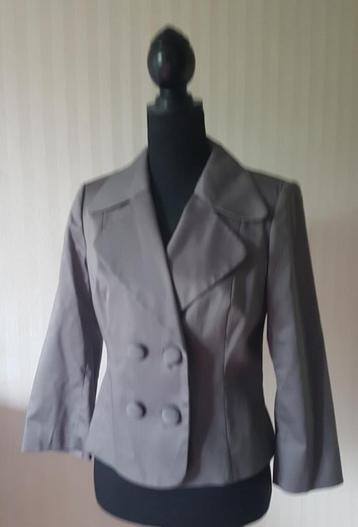 Leuk kort grijs jasje colbert van H&M zgan, 38/40. beschikbaar voor biedingen