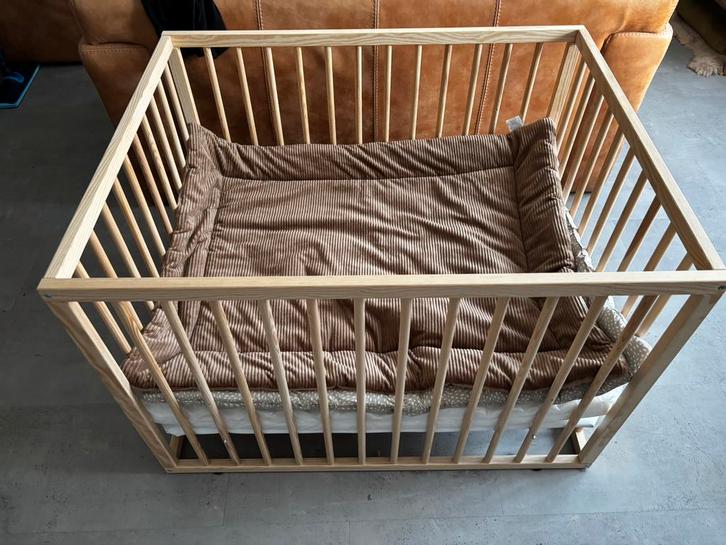 Box incl, boxmatras en 2x boxkleed nieuw, Kinderen en Baby's, Boxen, Nieuw, Vierkant, In hoogte verstelbaar, Boxkleed, Wieltjes