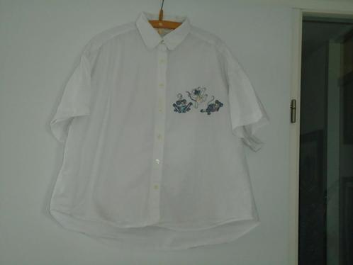 blouse mt xl ? de bw = 128 wit met 3 muisjes er op, Kleding | Dames, Blouses en Tunieken, Zo goed als nieuw, Maat 46/48 (XL) of groter