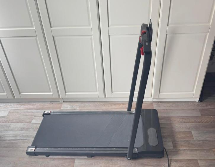 GERESERVEERD Loopband Met 7% helling - Inklapbaar loopband, Sport en Fitness, Fitnessapparatuur, Zo goed als nieuw, Loopband, Benen