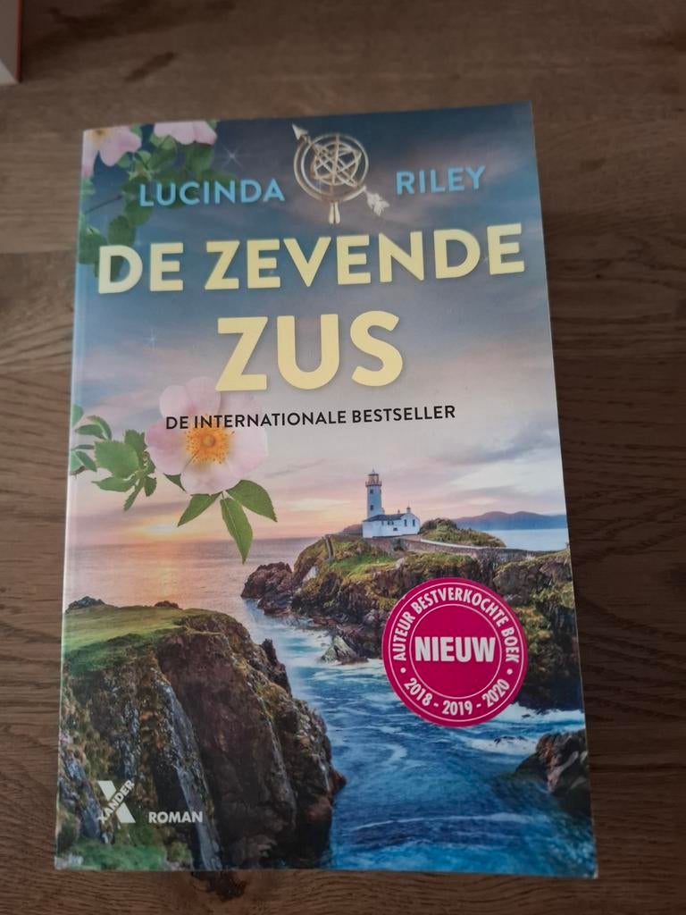 De Zevende Zus - Lucinda Riley, Boeken, Ophalen of Verzenden, Zo goed als nieuw, Lucinda Riley, Nederland